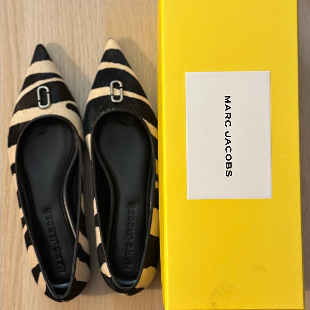 Marc Jacobs Black and Cream Women's Shoes